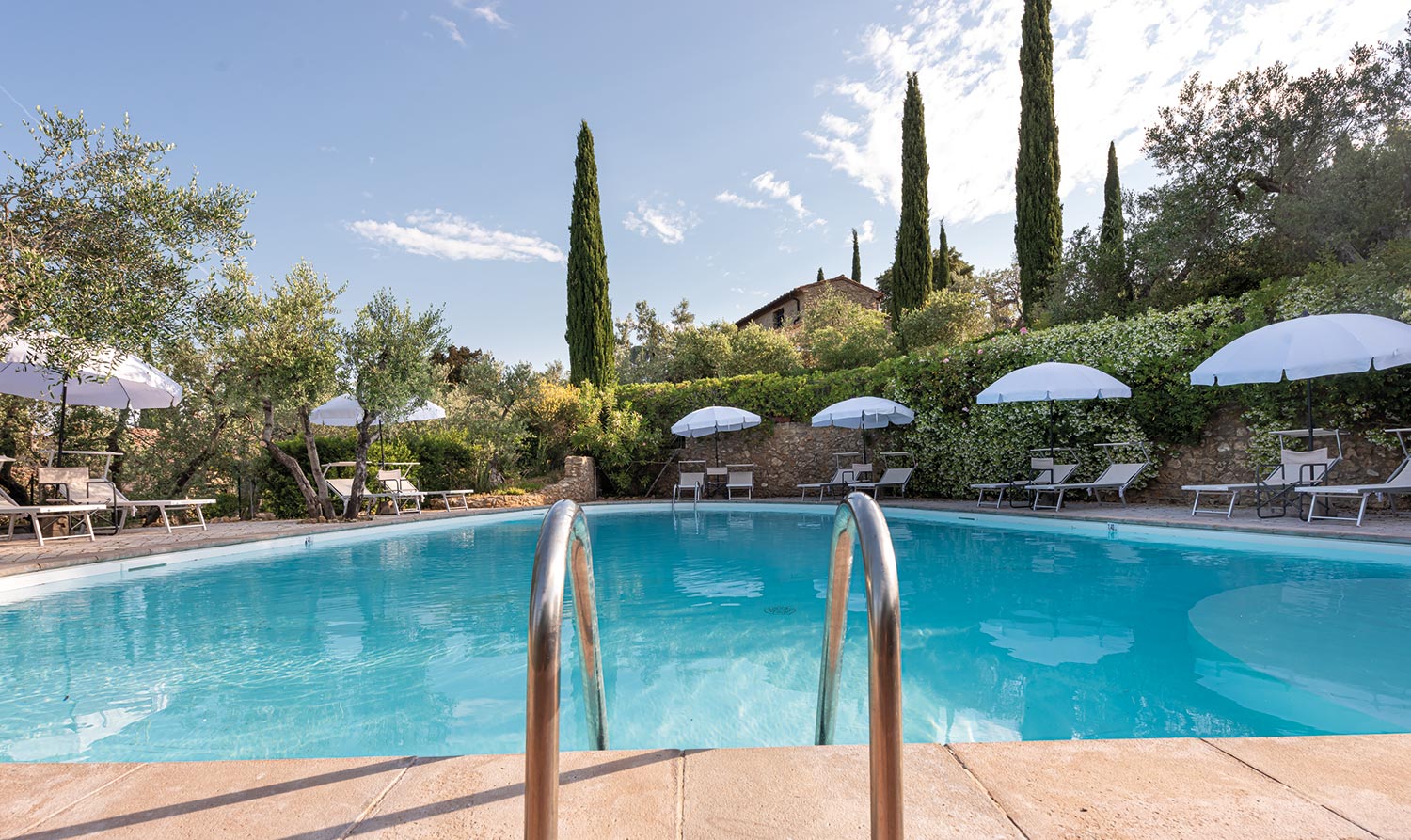 Swimming-pool, aussicht und landschaft